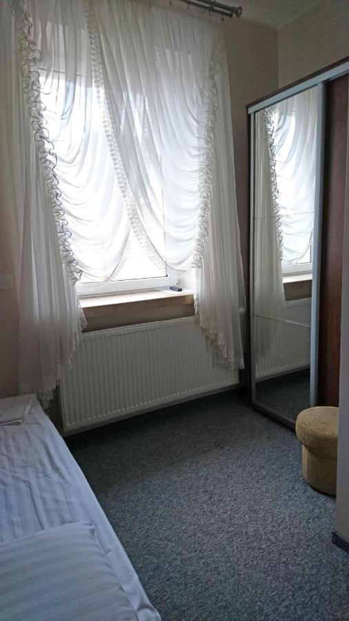 Dom Weselny Wenus Pokoje Hotelowe Przedborz Exterior foto